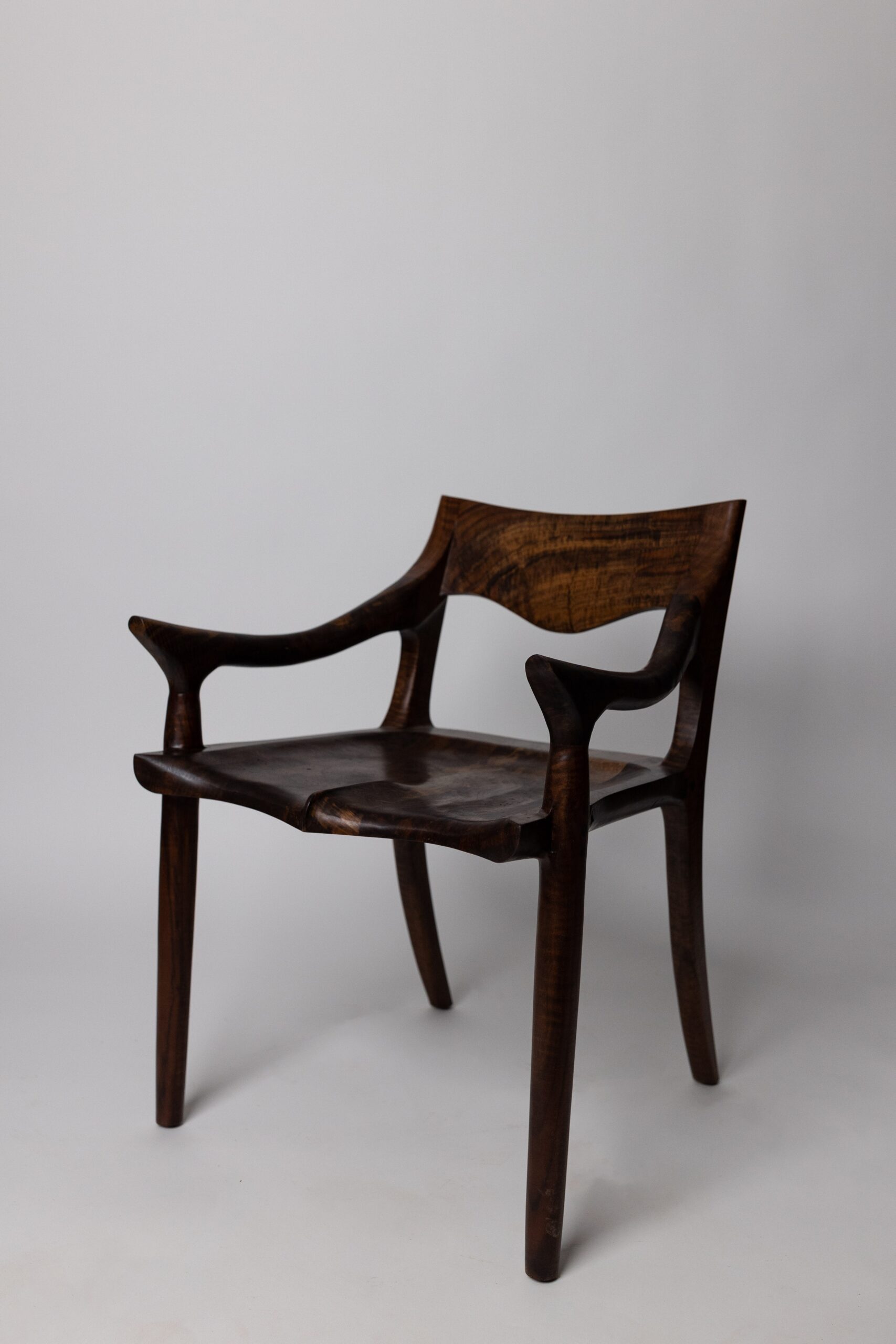 Kansas Native Creates HighEnd Wooden Furniture, Ships Products